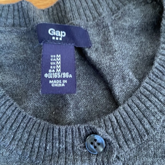 Gap Cardigan - Picture 2 of 5